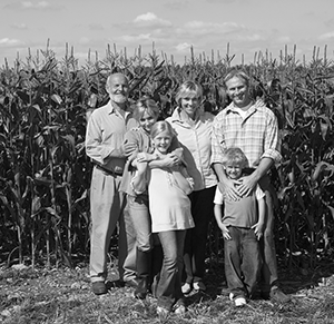 FamilyInCornField